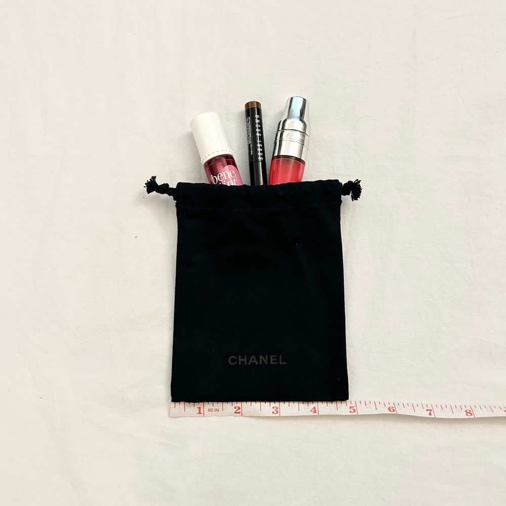 ๐SOLD๐ CHANEL Makeup Pouch Drawstring - Picture 4 of 4